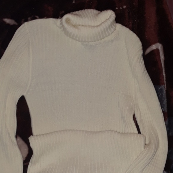 Sweater - Picture 4 of 4